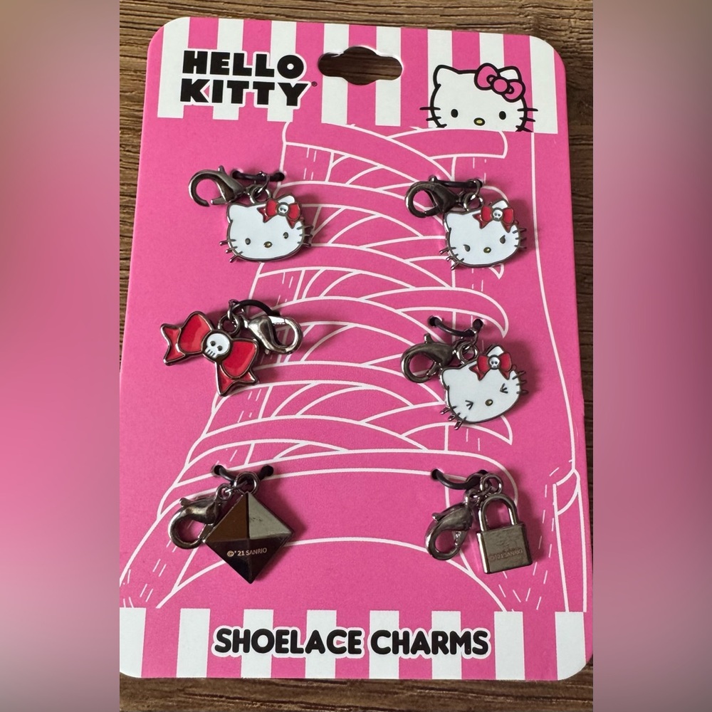 SANRIO-Hello Kitty 6 Piece Shoelace Charm Set